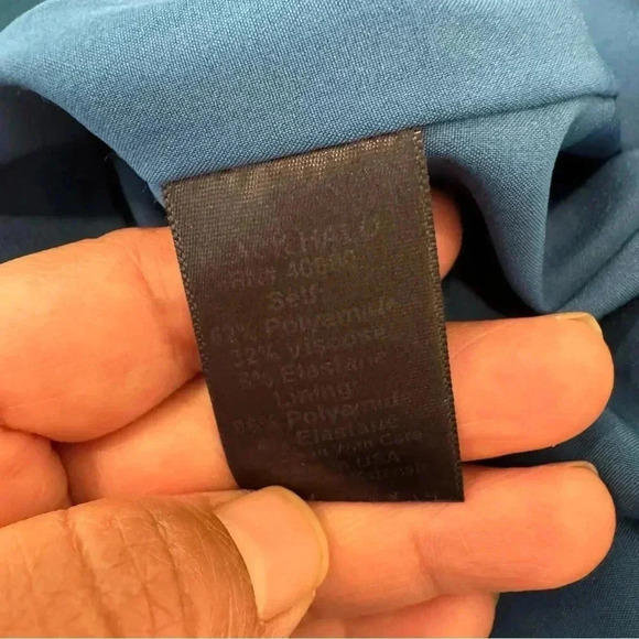 BLACK HALO
V-Neck Knee-Length Dress size 12 - Picture 8 of 13